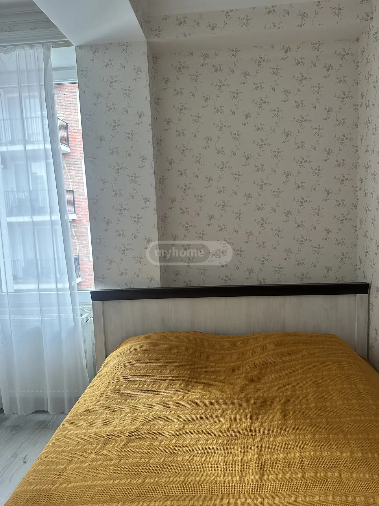  ქირავდება 2 ოთახიანი  ბინა ვაკეში  ა.რაზმაძის ქუჩაზე 