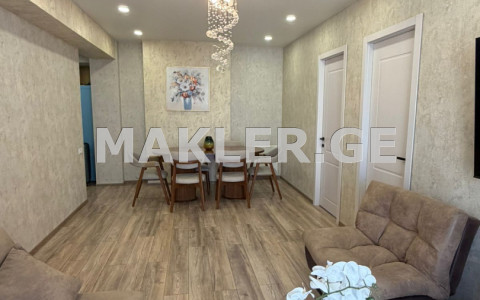  იყიდება 4 ოთახიანი  ბინა თბილისში