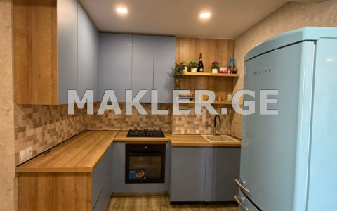  იყიდება 4 ოთახიანი  ბინა თბილისში