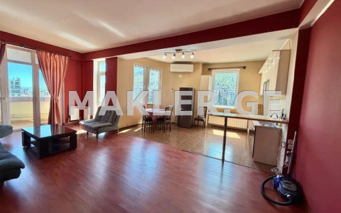  ქირავდება 2 ოთახიანი  ბინა ვერაზე  ბარნოვის ქუჩაზე 