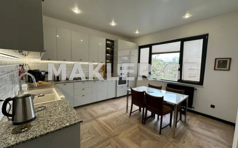  იყიდება 5 ოთახიანი  ბინა ორთაჭალაში  ორთაჭალის ქუჩაზე 