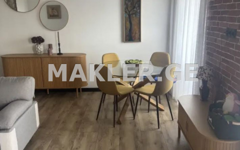  იყიდება 5 ოთახიანი  ბინა ორთაჭალაში  ორთაჭალის ქუჩაზე 