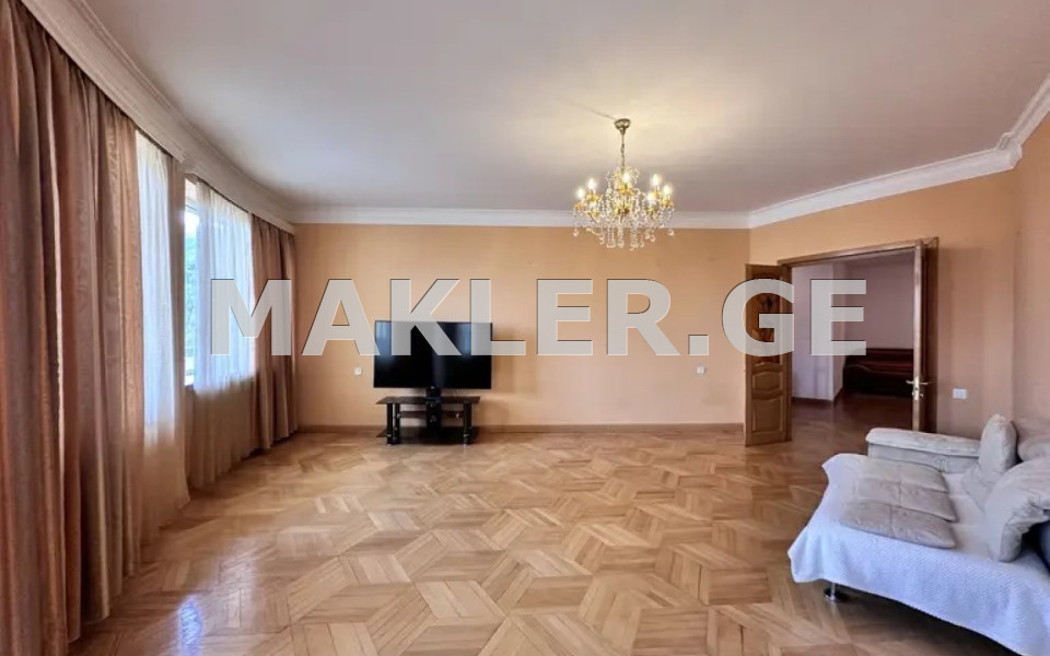  ქირავდება 7 ოთახიანი  ბინა ვერაზე  კოსტავას I შესახვევში 