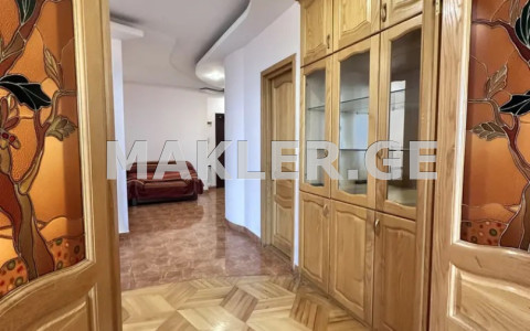  ქირავდება 7 ოთახიანი  ბინა ვერაზე  კოსტავას I შესახვევში 