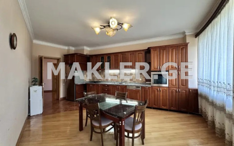  ქირავდება 7 ოთახიანი  ბინა ვერაზე  კოსტავას I შესახვევში 