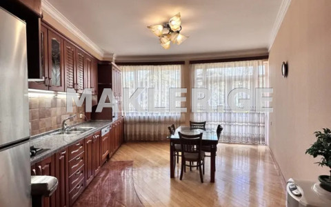  ქირავდება 7 ოთახიანი  ბინა ვერაზე  კოსტავას I შესახვევში 