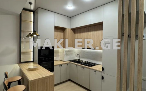  იყიდება 2 ოთახიანი  ბინა ისანში