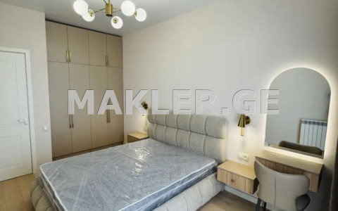  იყიდება 2 ოთახიანი  ბინა ისანში