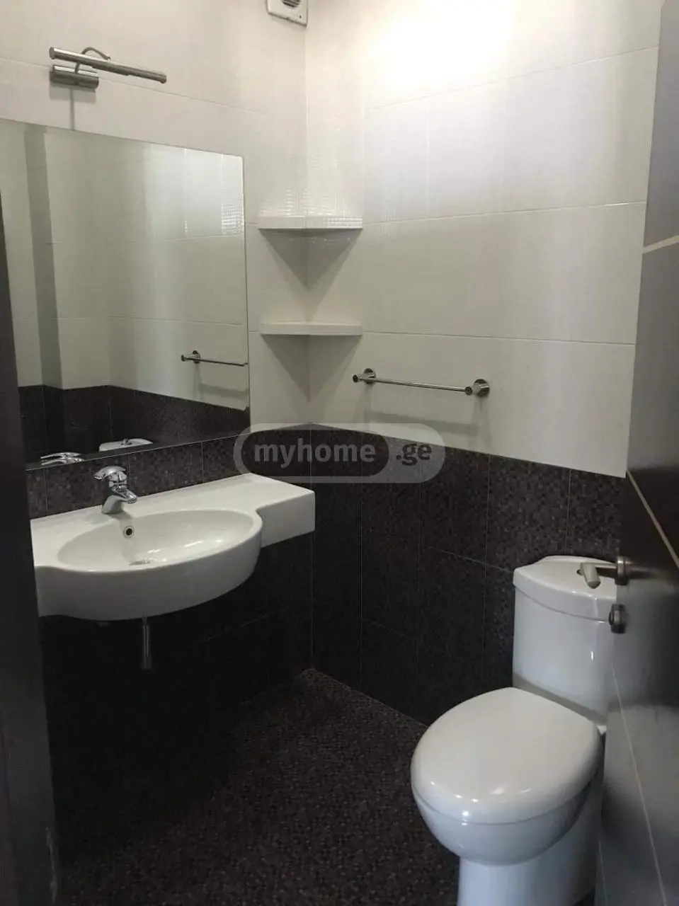  ქირავდება 3 ოთახიანი  ბინა საბურთალოზე  ალ. ყაზბეგის გამზირზე 