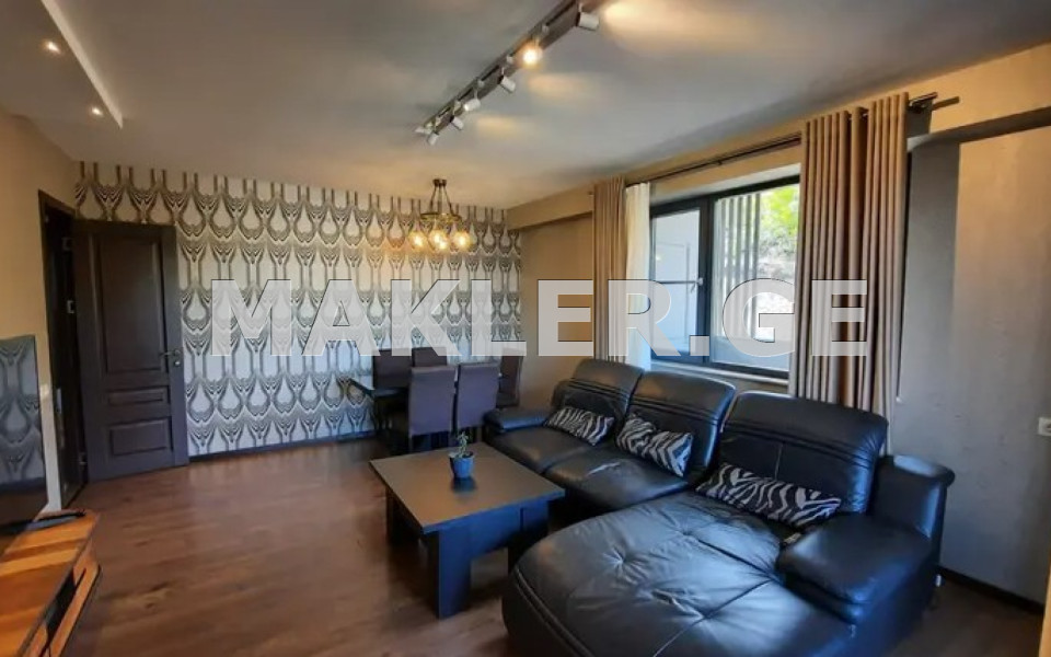  Продается 4 комнатная  Квартира в Ваке  на ул. Хомли 