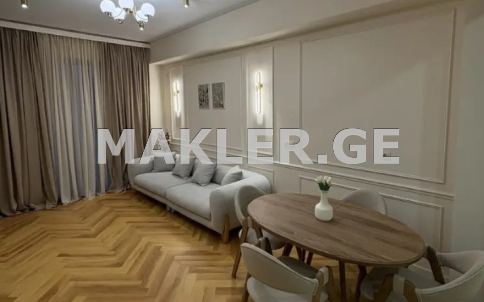  იყიდება 2 ოთახიანი  ბინა ვაკეში  პაატა დათუაშვილის ქუჩაზე 