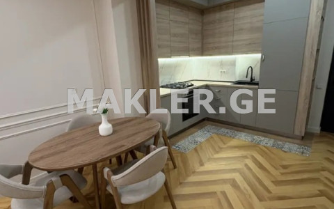  იყიდება 2 ოთახიანი  ბინა ვაკეში  პაატა დათუაშვილის ქუჩაზე 