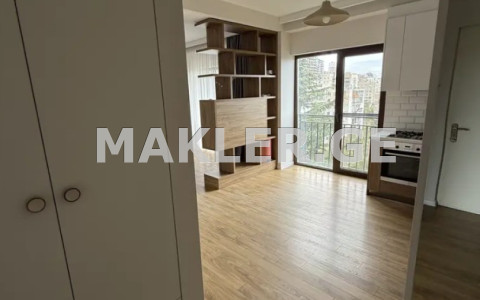  იყიდება 2 ოთახიანი  ბინა ნუცუბიძის პლატოზე  ბ.ჟღენტის ქუჩაზე 