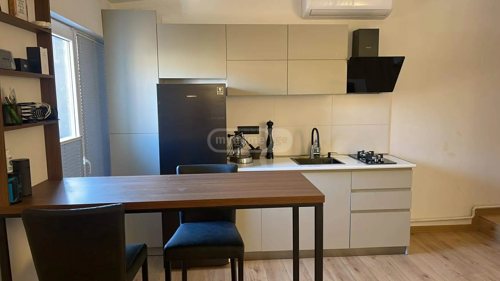  Сдаётся 2 комнатная  Квартира в Ваке  на ул. Палиашвили 