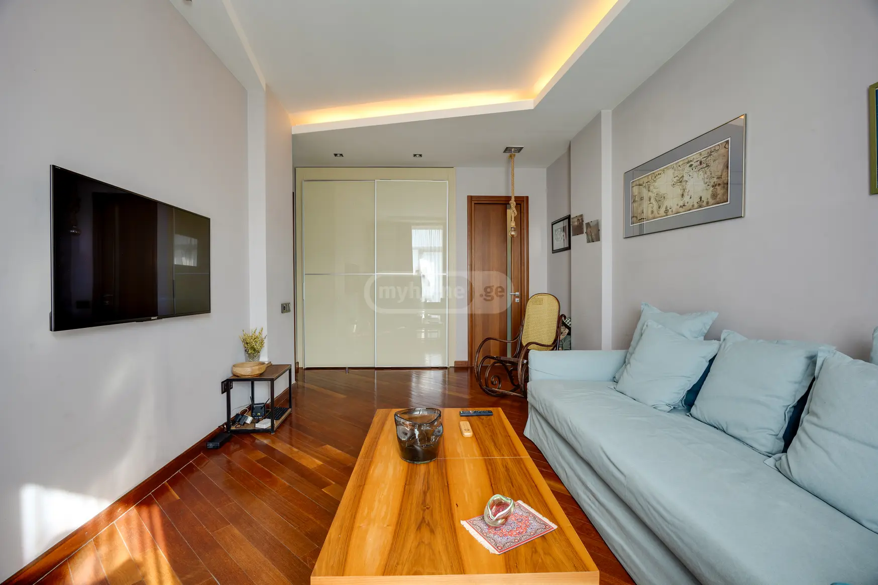  ქირავდება 3 ოთახიანი  ბინა ვაკეში  ი. ჭავჭავაძის გამზ. 