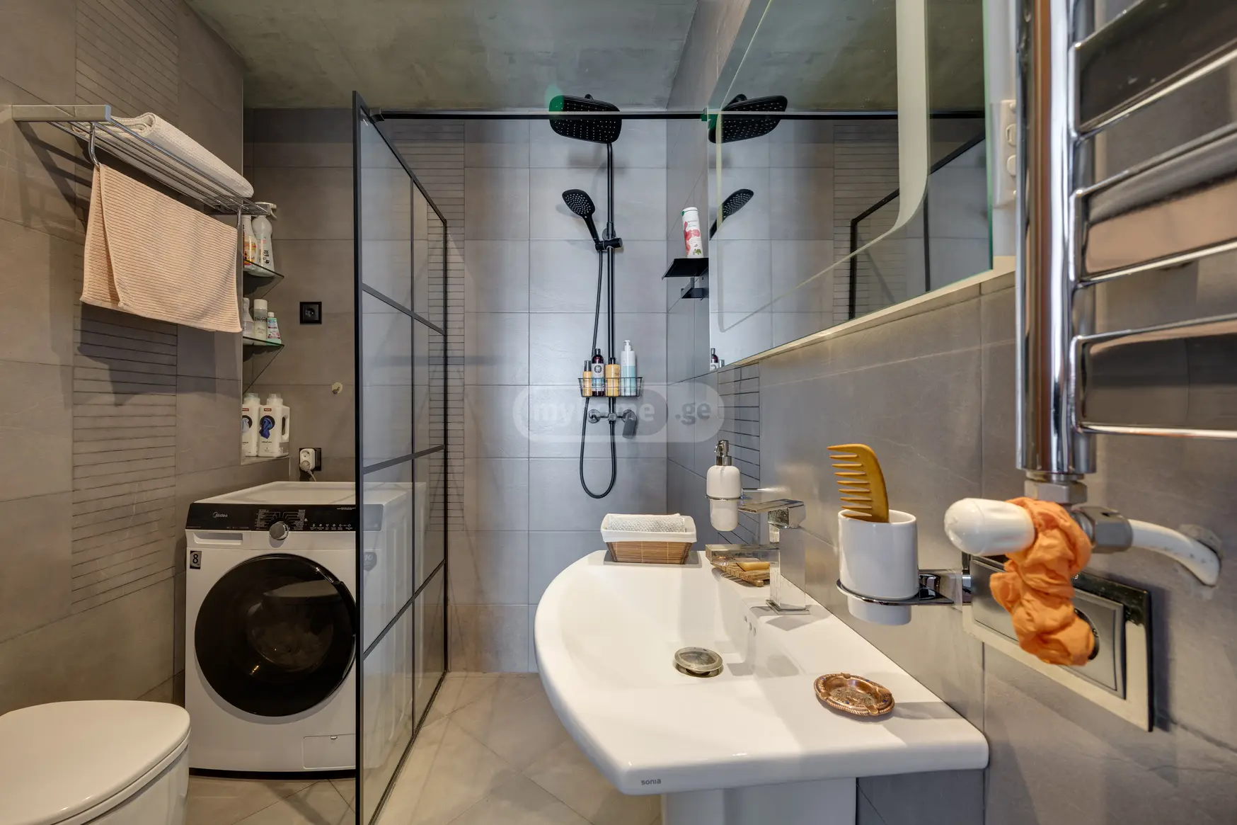  ქირავდება 3 ოთახიანი  ბინა ვაკეში  ი. ჭავჭავაძის გამზ. 