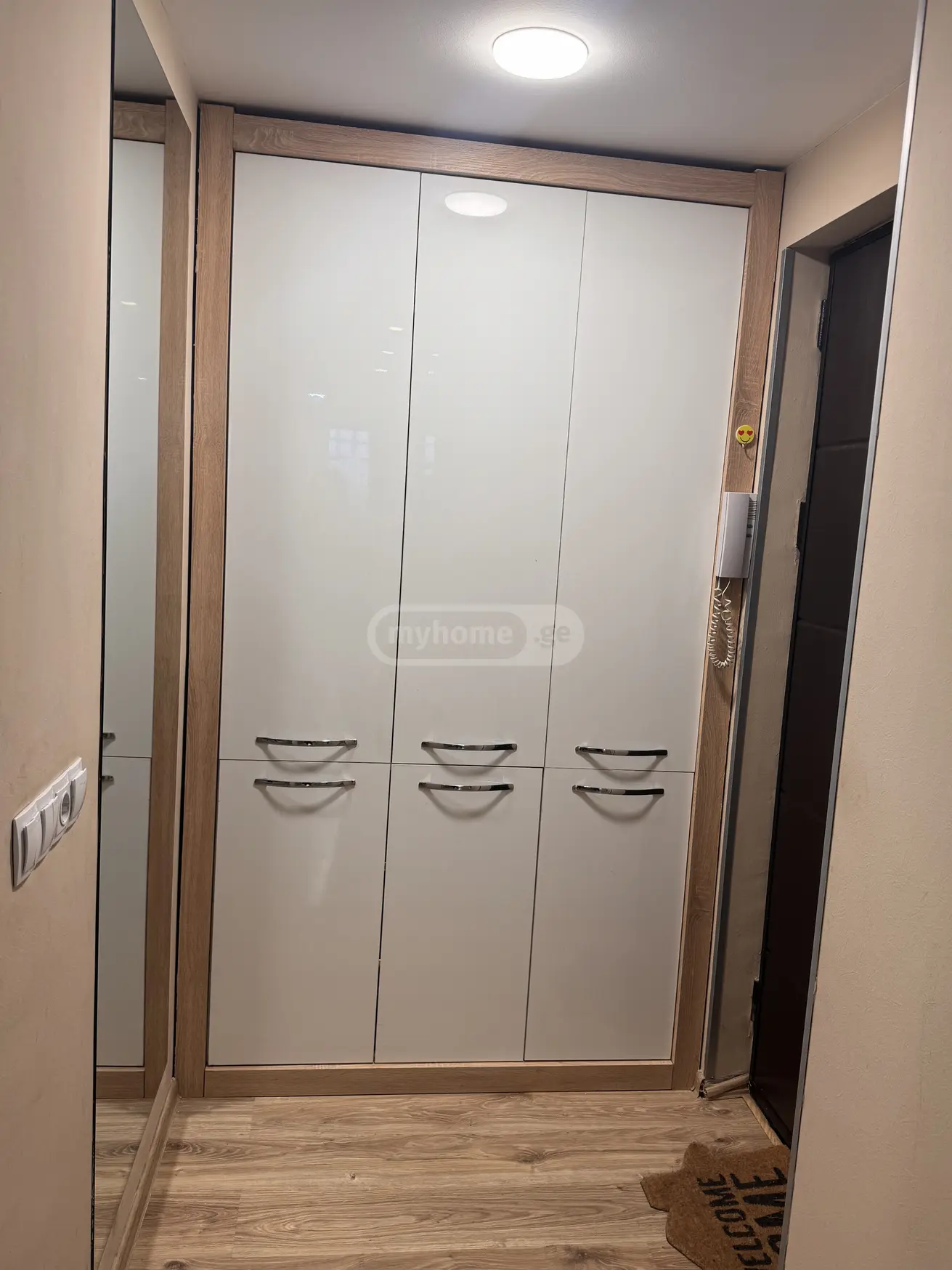  იყიდება 2 ოთახიანი  ბინა ნუცუბიძის პლატოზე  კაპანელის ქუჩაზე 