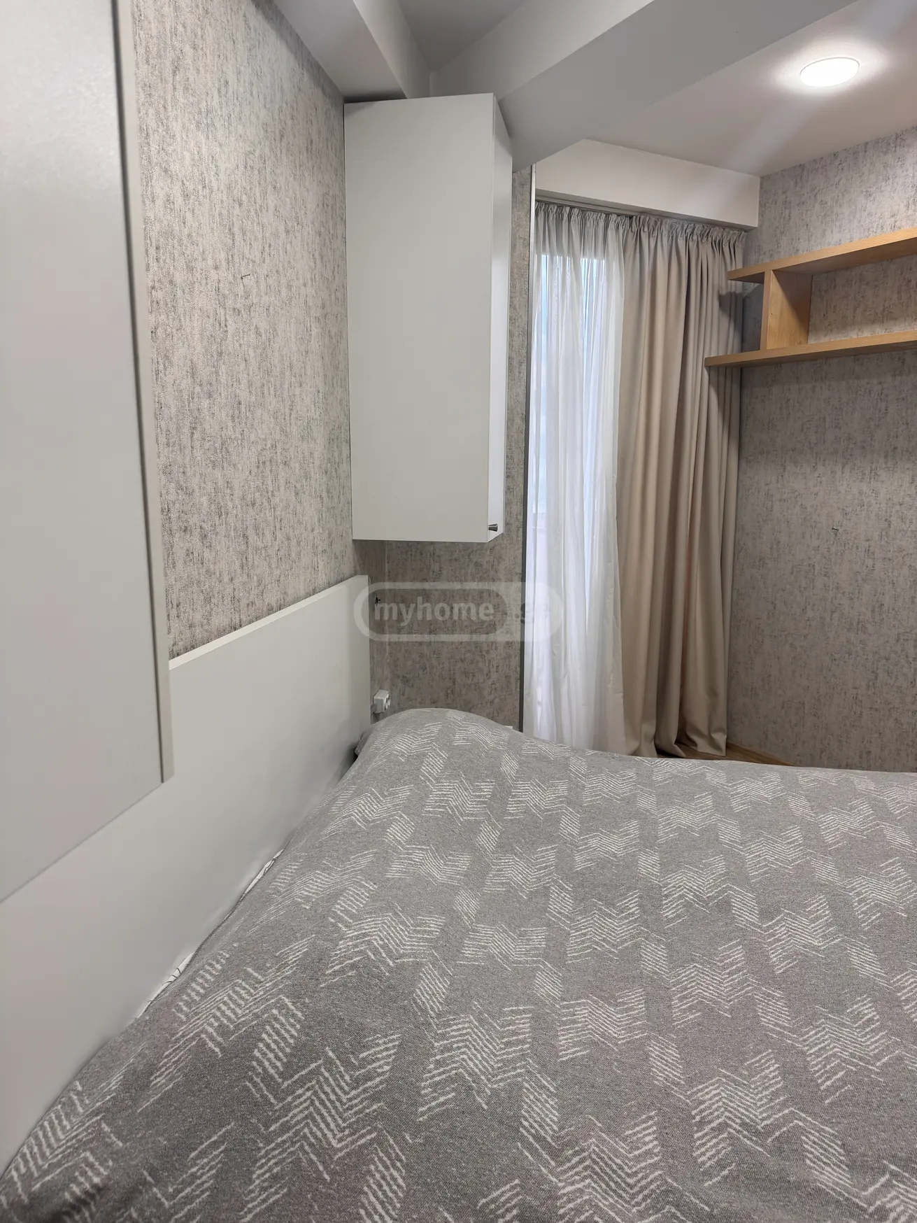  იყიდება 2 ოთახიანი  ბინა ნუცუბიძის პლატოზე  კაპანელის ქუჩაზე 