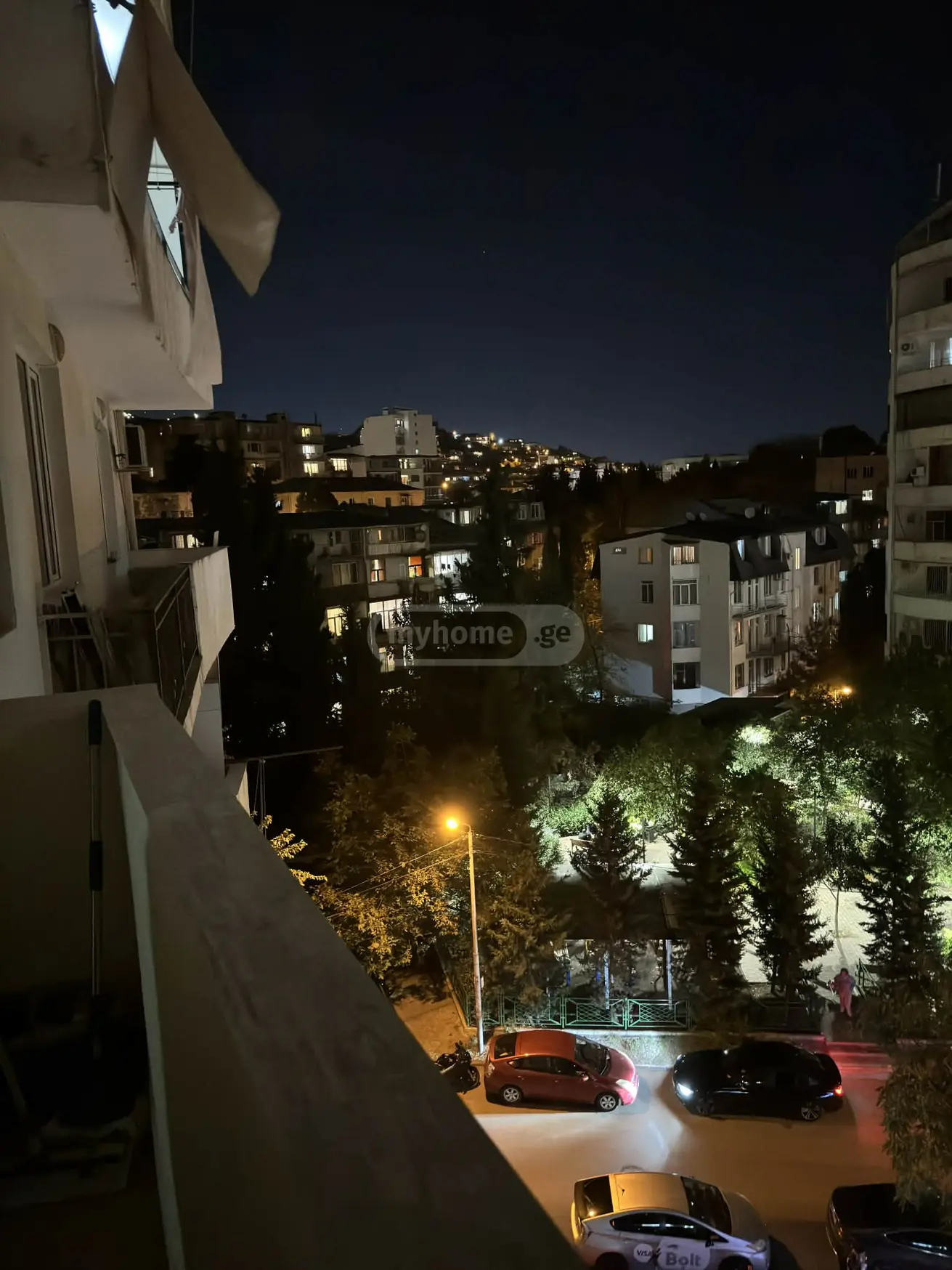  ქირავდება 4 ოთახიანი  ბინა საბურთალოზე  ნუცუბიძის ქუჩაზე 