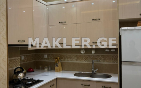  ქირავდება 2 ოთახიანი  ბინა საბურთალოზე  უნივერსიტეტის ქუჩაზე 