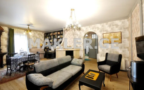  Satılık 7   Daire in Sololaki dist. (Old Tbilisi)  in A. Catholicos st. 