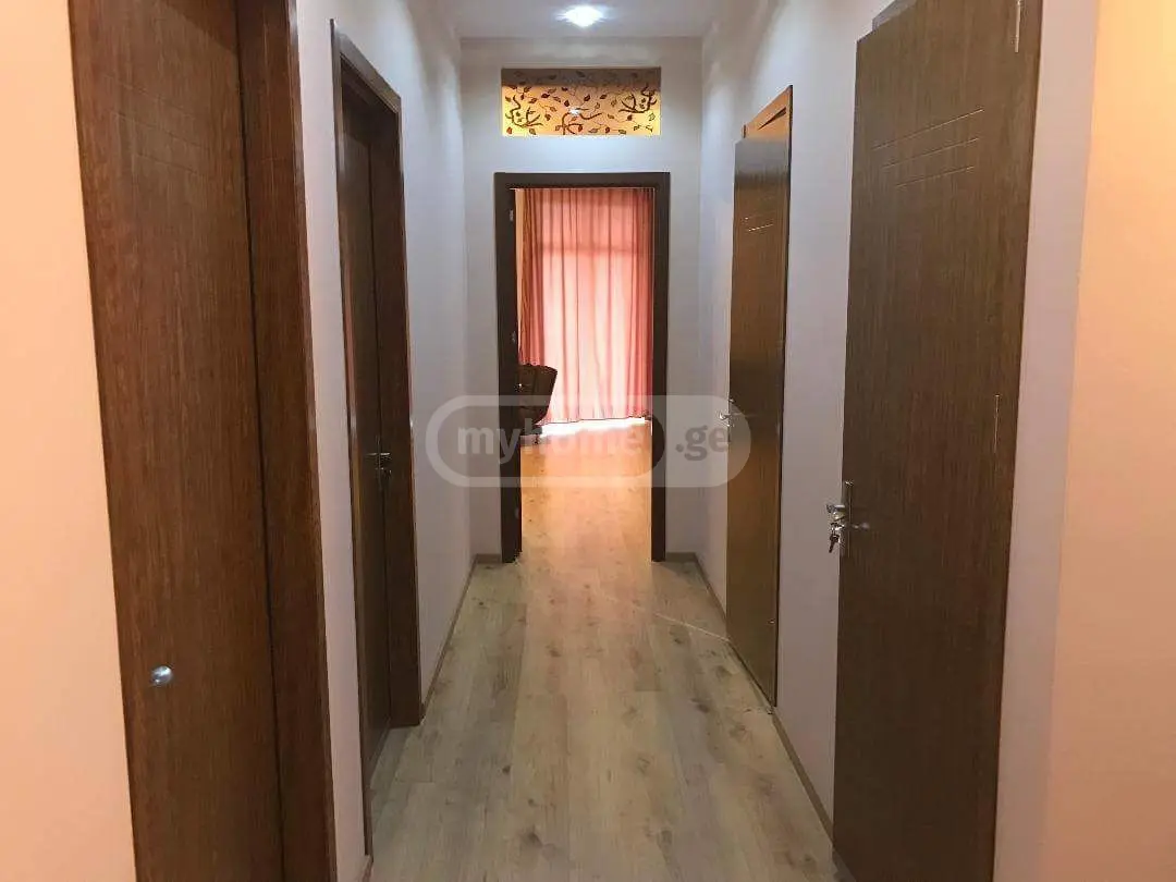  For Rent 3 room  Apartment in Saburtalo dist.  on Kostava st. 