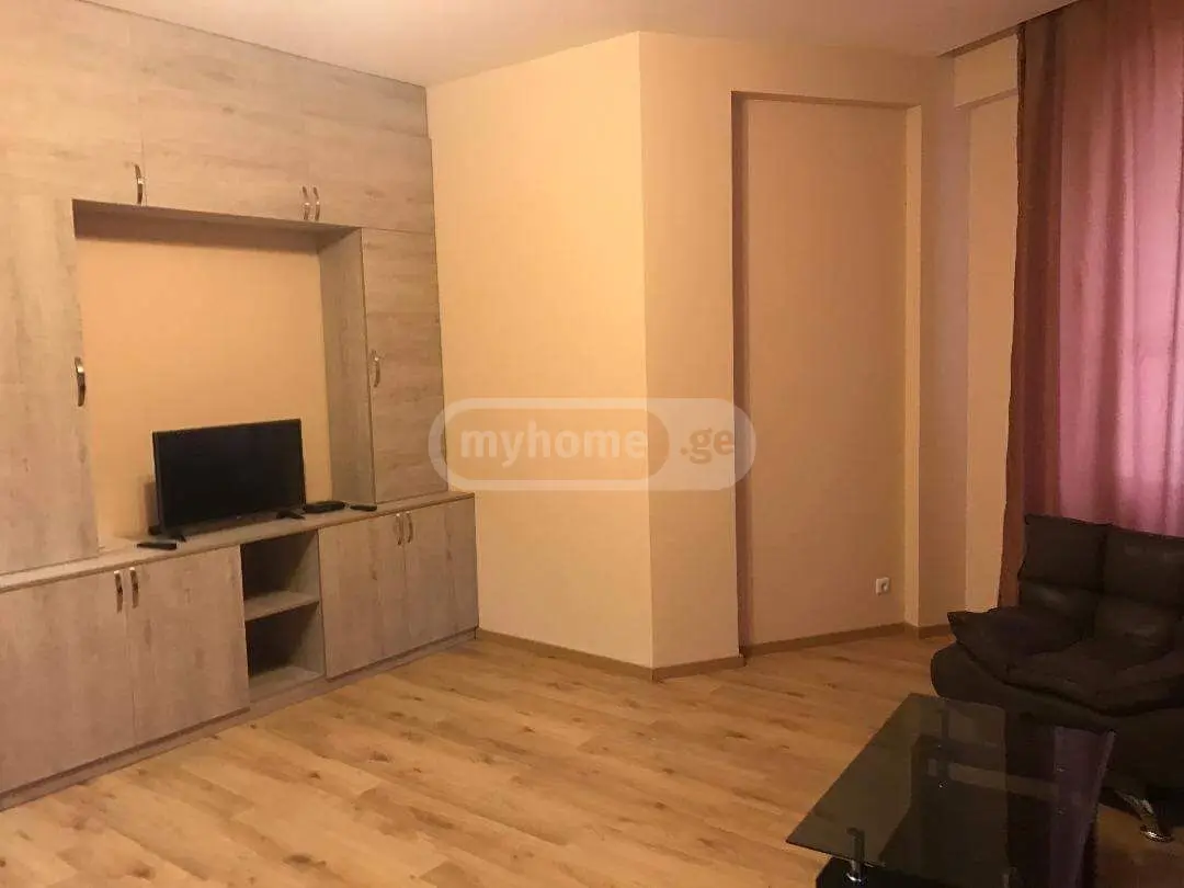  For Rent 3 room  Apartment in Saburtalo dist.  on Kostava st. 