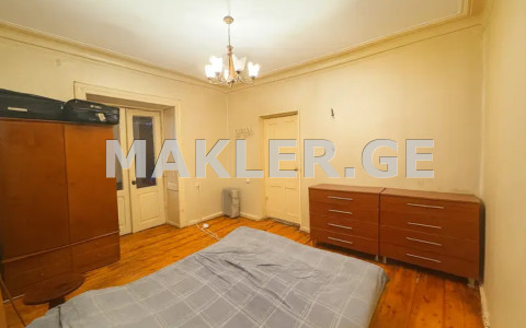  למכירה 3 חֶדֶר  דִירָה in Sololaki dist. (Old Tbilisi)  in Machabeli st. 