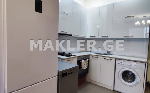  ქირავდება 2 ოთახიანი  ბინა ვერაზე  რ. ჯაფარიძის ქუჩაზე 