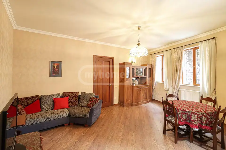  Сдаётся 2 комнатная  Квартира в Сололаки (Старый Тбилиси)  на ул. Куфтина 