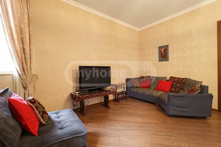  Сдаётся 2 комнатная  Квартира в Сололаки (Старый Тбилиси)  на ул. Куфтина 