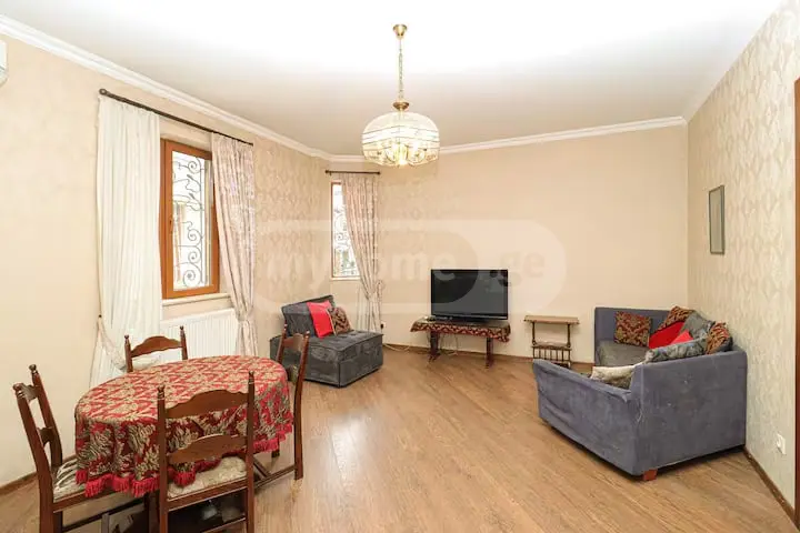  Сдаётся 2 комнатная  Квартира в Сололаки (Старый Тбилиси)  на ул. Куфтина 