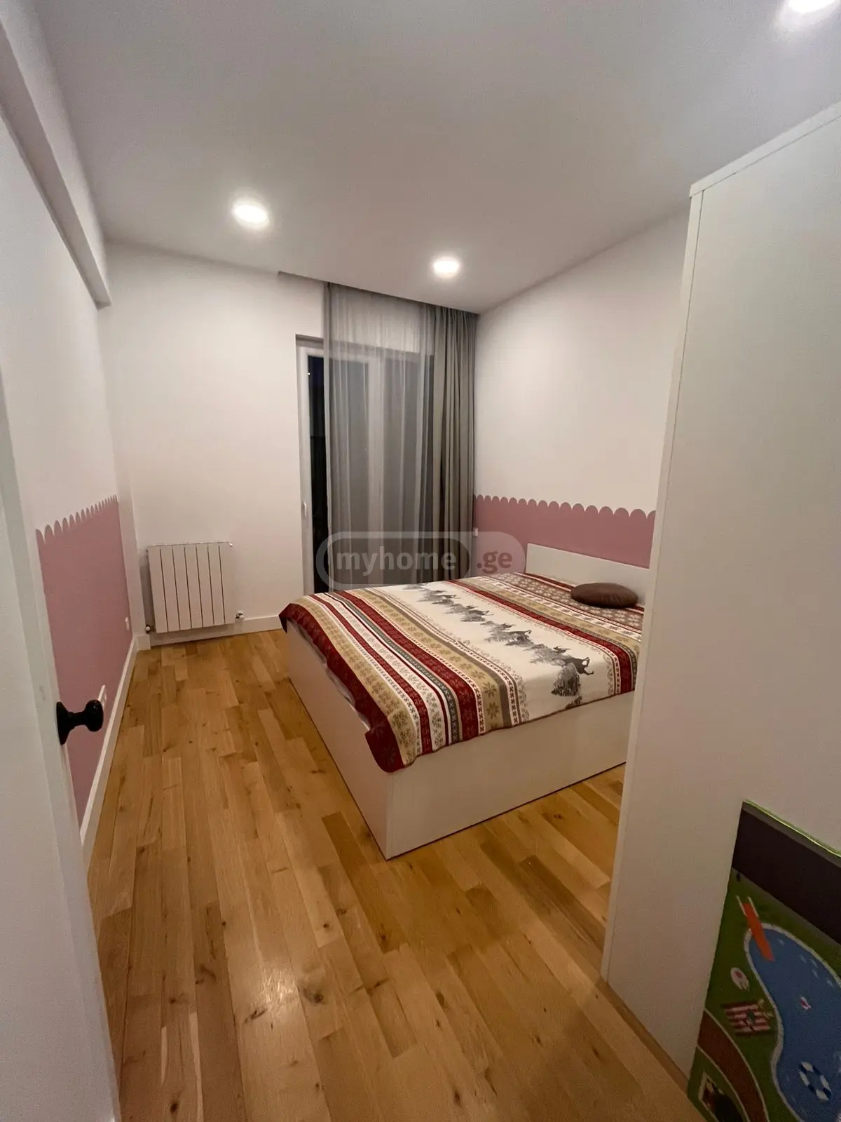  ქირავდება 3 ოთახიანი  ბინა საბურთალოზე  ანა პოლიტკოვსკაიას ქუჩაზე 