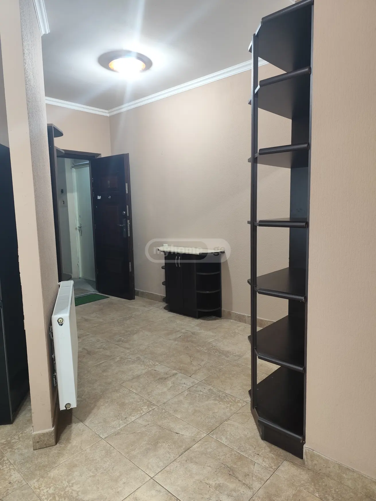  ქირავდება 3 ოთახიანი  ბინა საბურთალოზე  ბერბუკის ქუჩაზე 