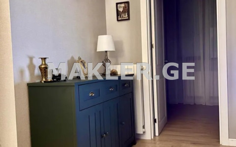  იყიდება 3 ოთახიანი  ბინა ნუცუბიძის პლატოზე