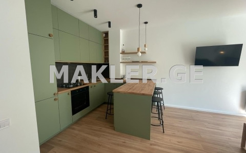  Продается 4 комнатная  Квартира на Озере Лиси