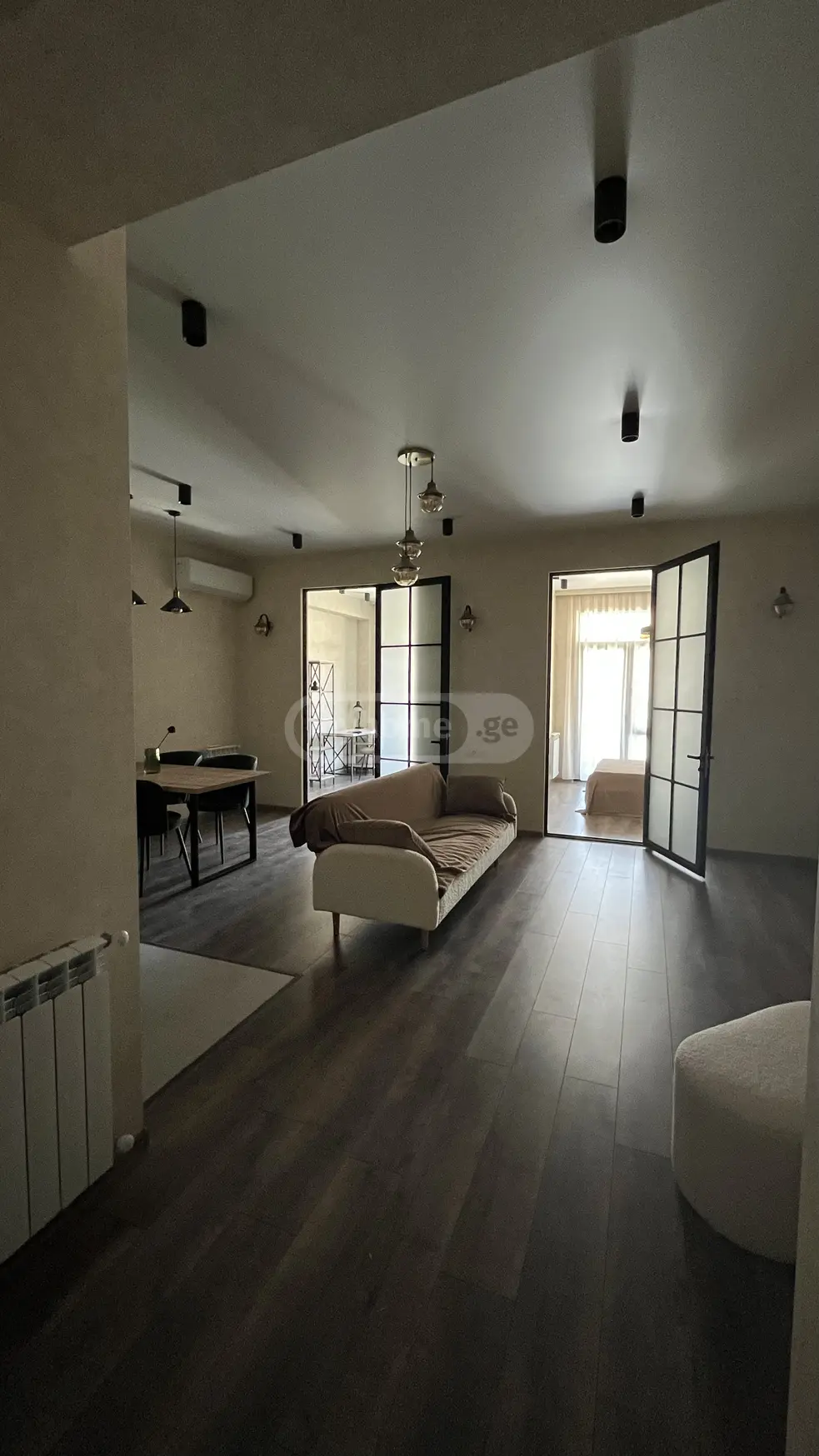  ქირავდება 3 ოთახიანი  ბინა საბურთალოზე  ანა პოლიტკოვსკაიას ქუჩაზე 