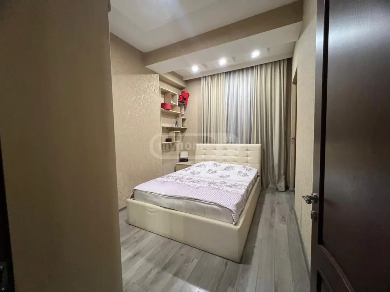  Сдаётся 3 комнатная  Квартира в Сабуртало  на ул. Миротадзе 