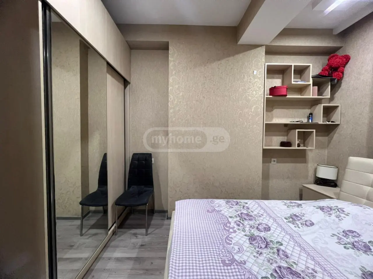  Сдаётся 3 комнатная  Квартира в Сабуртало  на ул. Миротадзе 