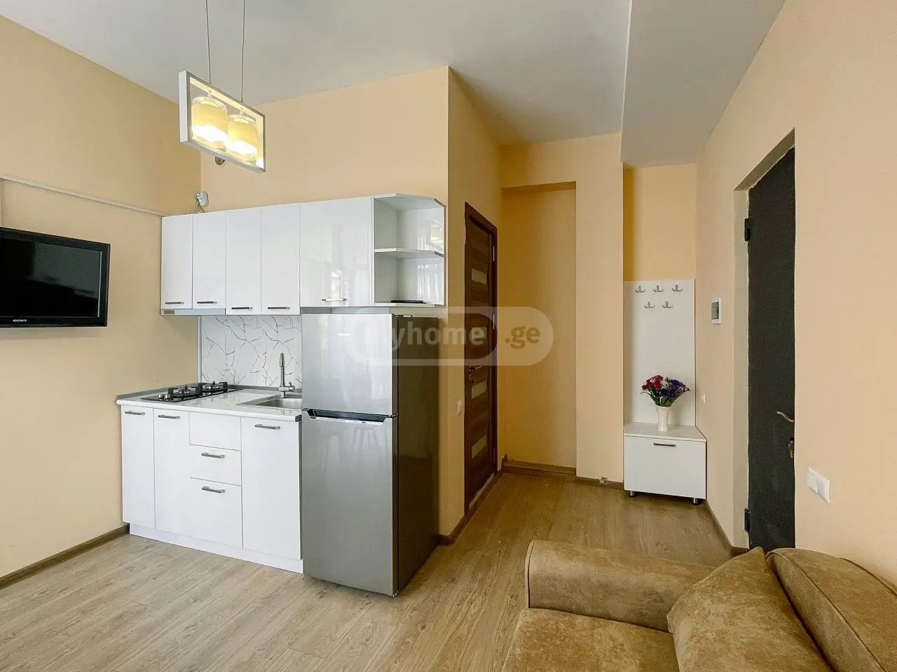  Сдаётся 2 комнатная  Квартира на Мтацминда  (Старый Тбилиси)  на ул. Атонели 