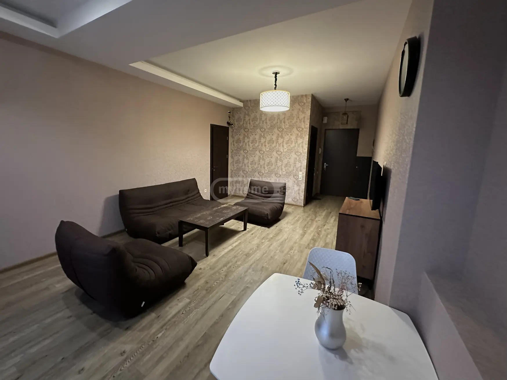  ქირავდება 2 ოთახიანი  ბინა საბურთალოზე  მიცკევიჩის ქუჩაზე 