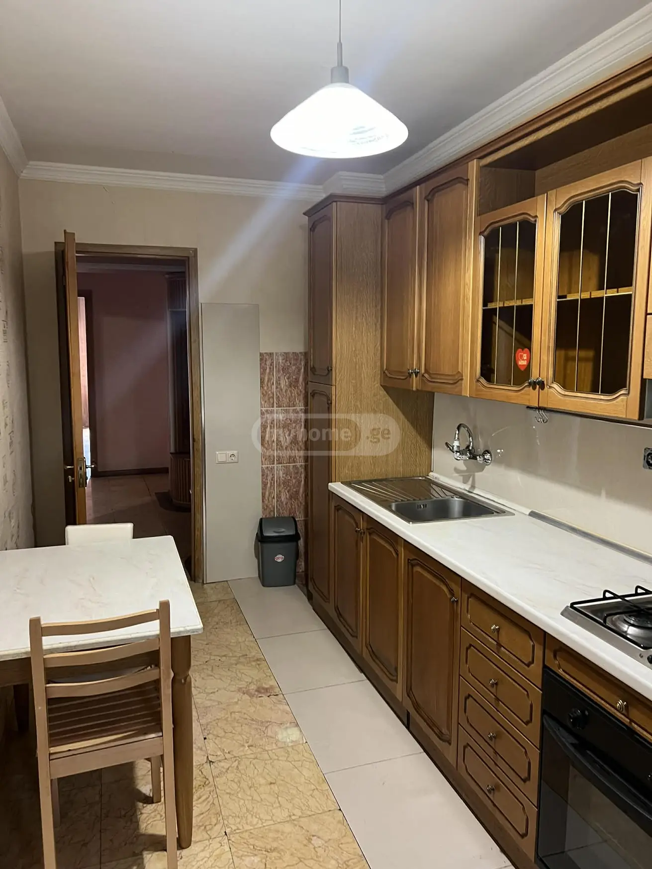  ქირავდება 4 ოთახიანი  ბინა საბურთალოზე  გაგარინის ქუჩაზე 