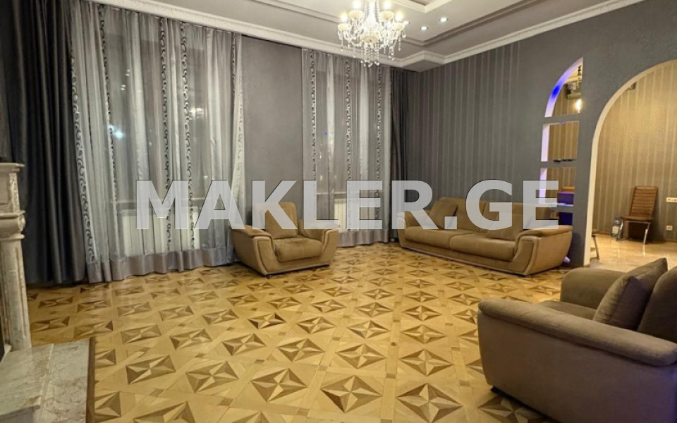  იყიდება 3 ოთახიანი  ბინა ვაკეში  ყიფშიძის ქუჩაზე 