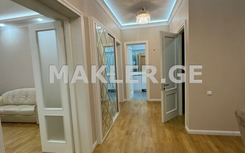  ქირავდება 3 ოთახიანი  ბინა ვაკეში  ი. ჭავჭავაძის გამზ. 