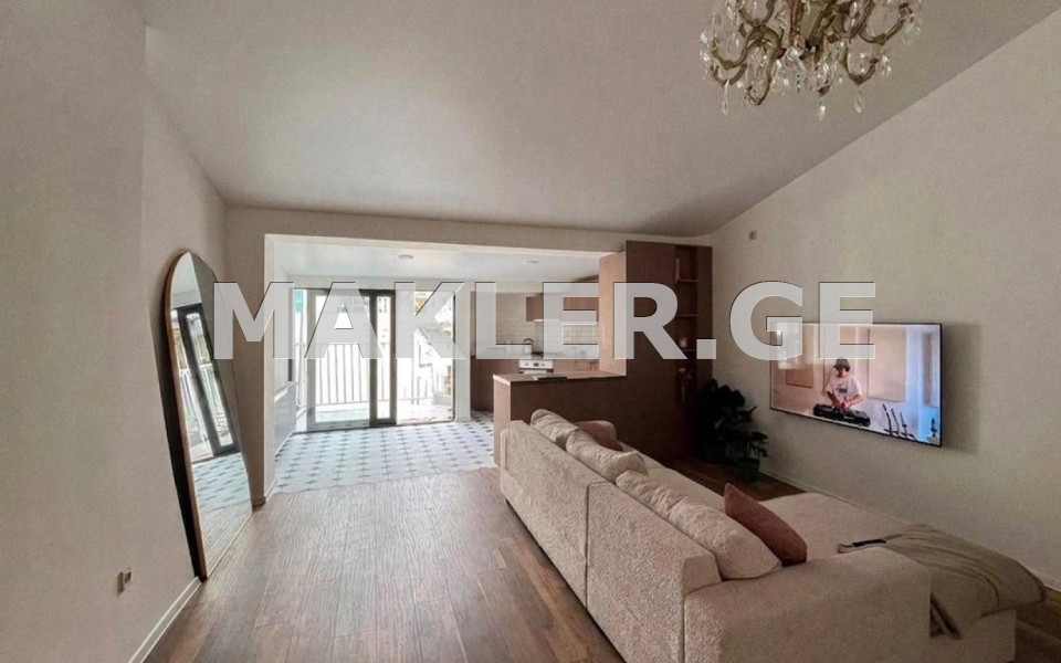  ქირავდება 4 ოთახიანი  ბინა ვაკეში  ფალიაშვილის ქუჩაზე 