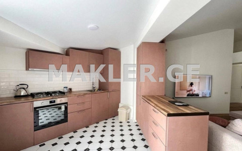  ქირავდება 4 ოთახიანი  ბინა ვაკეში  ფალიაშვილის ქუჩაზე 