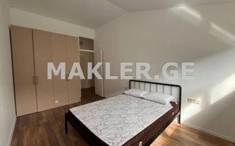  ქირავდება 4 ოთახიანი  ბინა ვაკეში  ფალიაშვილის ქუჩაზე 