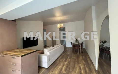  ქირავდება 4 ოთახიანი  ბინა ვაკეში  ფალიაშვილის ქუჩაზე 