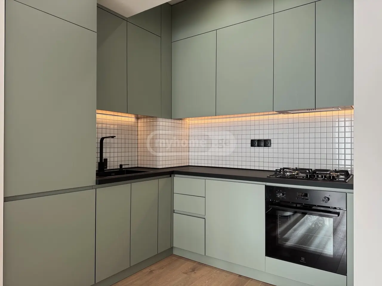  For Sale 2 room  Apartment in Saburtalo dist.  in Universiteti st. 