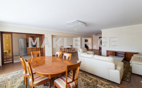  Продается 3 комнатная  Квартира в Сабуртало  на ул. П. Иоселиани 